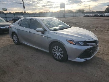 TOYOTA CAMRY LE 2018